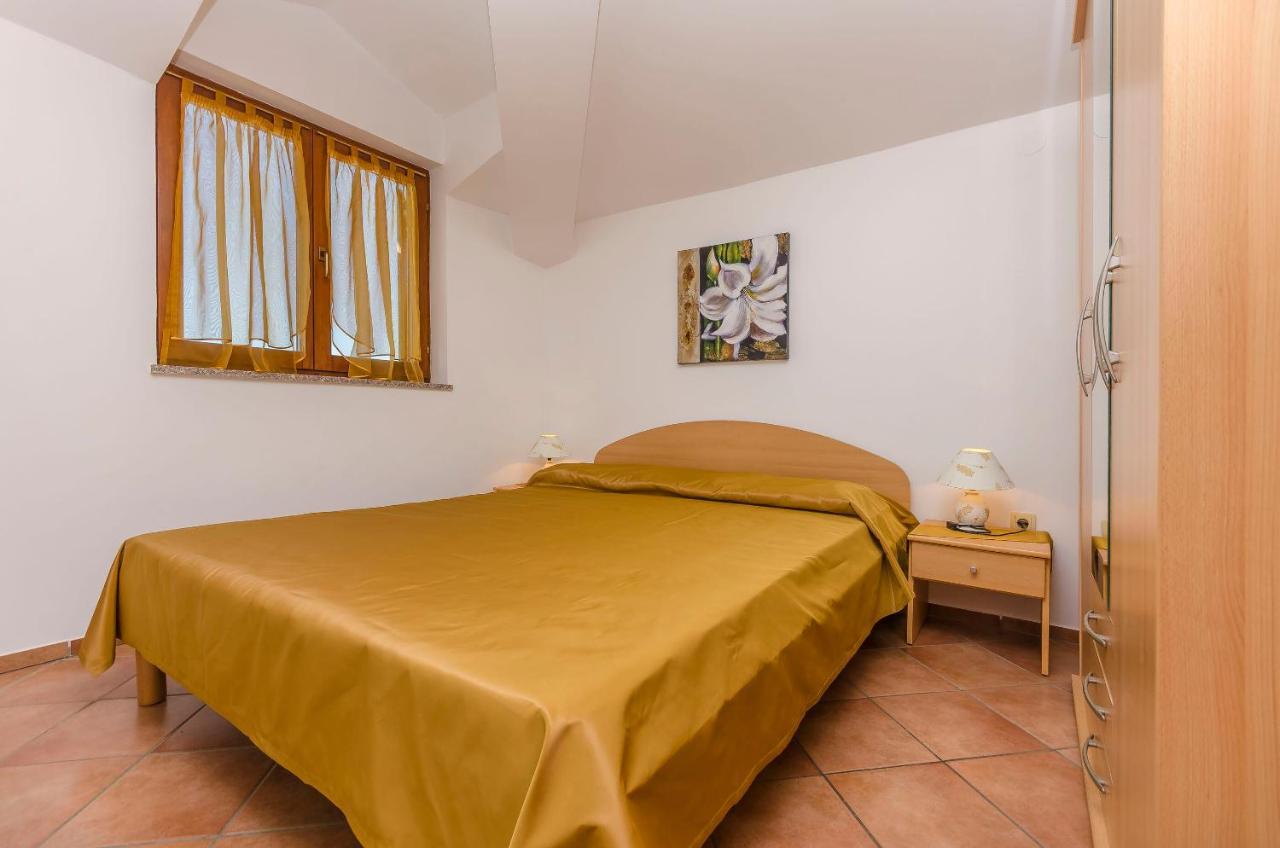 Apartments Villa Estella Srima Extérieur photo
